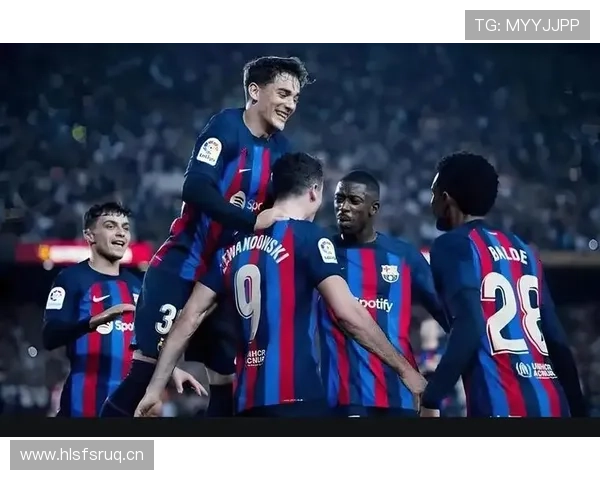 巴萨进攻体系过度依赖边路,面对密集防守时表现受限 巴萨进攻体系过度依赖边路,面对密集防守时表现受限