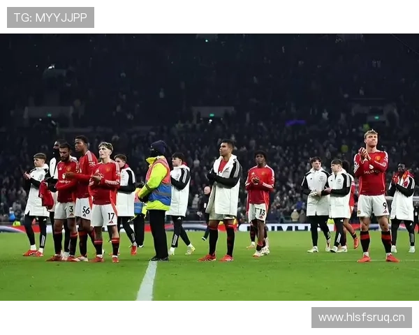 曼联危机：战术混乱与阵容失衡下的豪门挣扎