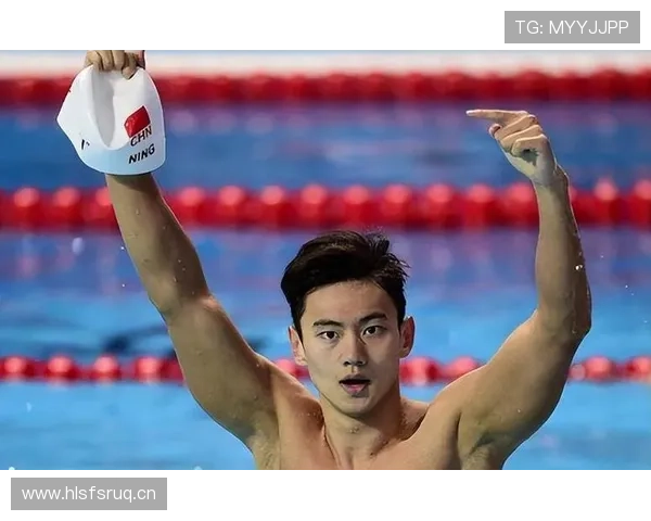 宁泽涛训练完直接去秀场走红毯，这体力是真实存在的？